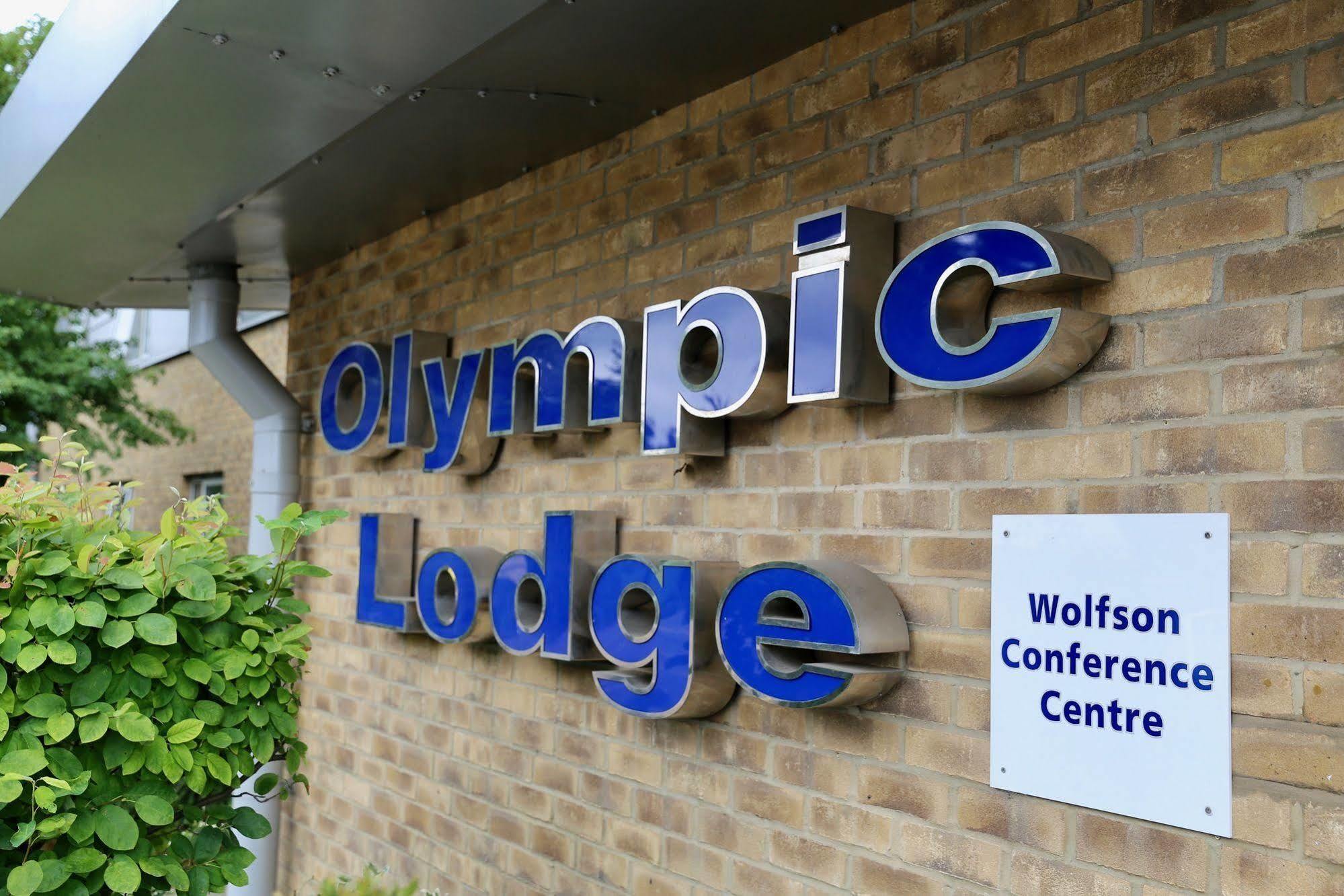 The Olympic Lodge Aylesbury (Buckinghamshire) Exterior foto