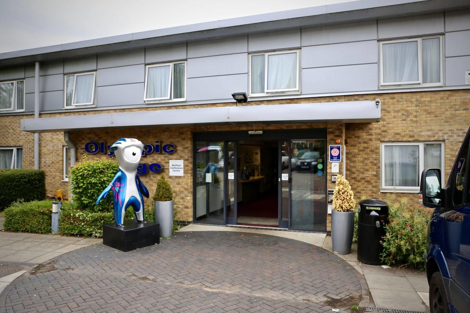 The Olympic Lodge Aylesbury (Buckinghamshire) Exterior foto